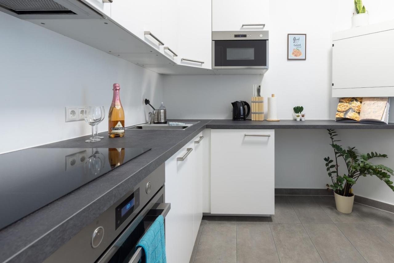 Yeshello Vienna Central Station Apartment Esterno foto